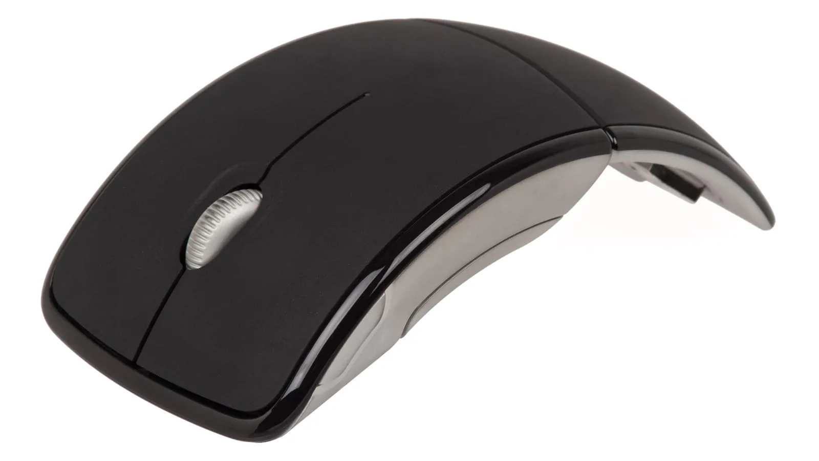Mouse sem fio preto de corpo curvo, fotografado em fundo branco.
